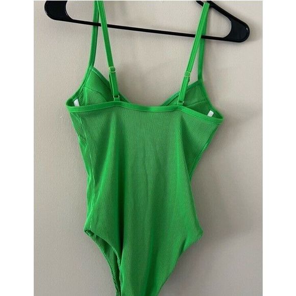 kulani kinis Ribbed Underwire One-Piece Swimsuit in Green Size Small Women’s - Picture 4 of 7